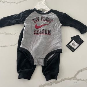 Infant Nike two-piece set